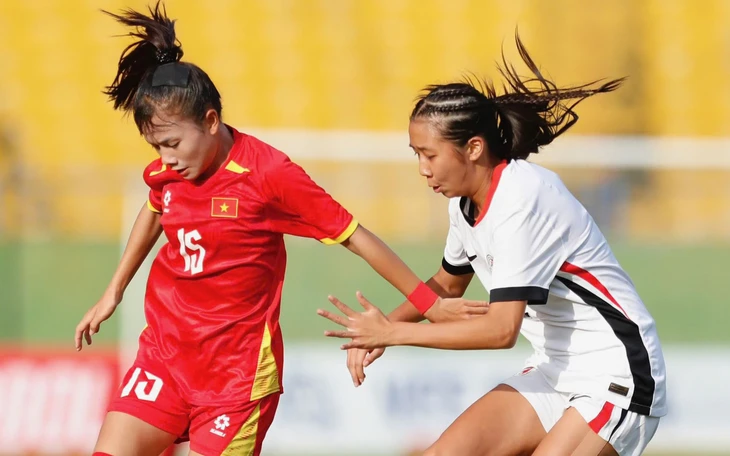 Ghi bàn thắng muộn phút 90+2, U17 nữ Việt Nam chia điểm với U17 nữ Thái Lan - Ảnh 2.