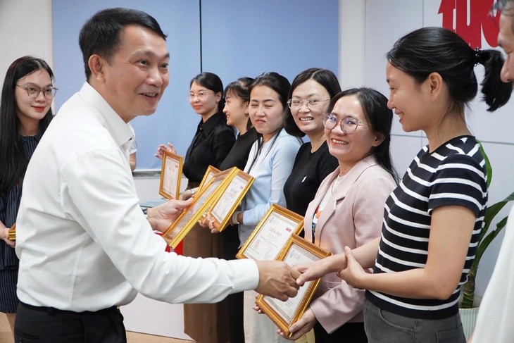 truyền thông - Ảnh 12.