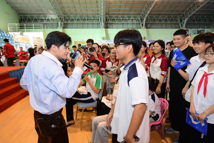 lớp 10 - Ảnh 11.