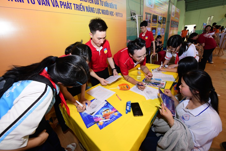 lớp 10 - Ảnh 17.