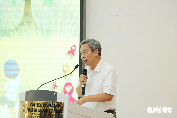 Gia đình có trẻ tự kỷ phải ‘giao tiếp’ với xã hội bằng nhiều ánh mắt - Ảnh 3.