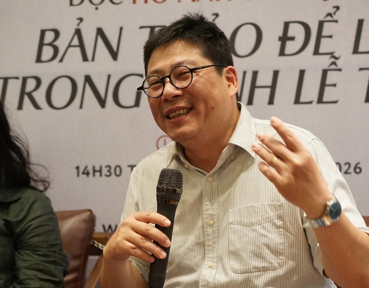 'Bản thảo để lại trong sảnh lễ tân' và một Hồ Anh Thái đã 'chín' - Ảnh 2. Hồ Anh Thái - Ảnh 2.