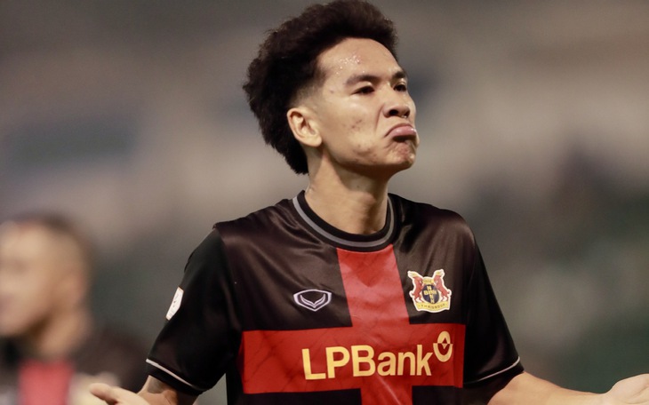 Video: Văn Thuận lập siêu phẩm mang về chiến thắng cho Ninh Bình - Ảnh 3.