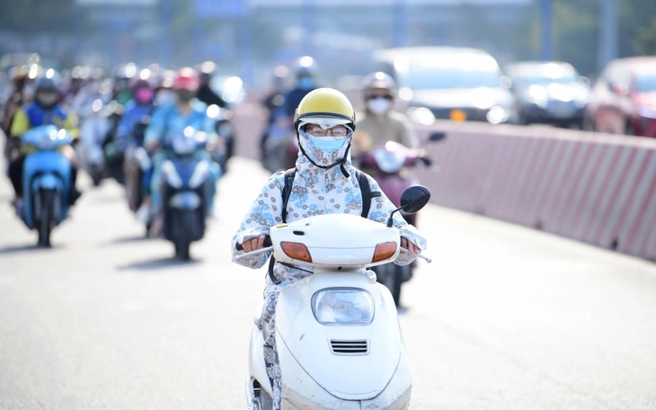 Thời tiết hôm nay 7-5: Nắng nóng khô khốc, nhiệt độ chạm mức 40 độ C - Ảnh 2.