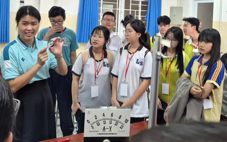 9 bước đăng ký vào lớp 1, lớp 6 trường tiên tiến-hội nhập, lớp tiếng Anh tích hợp,… - Ảnh 2.