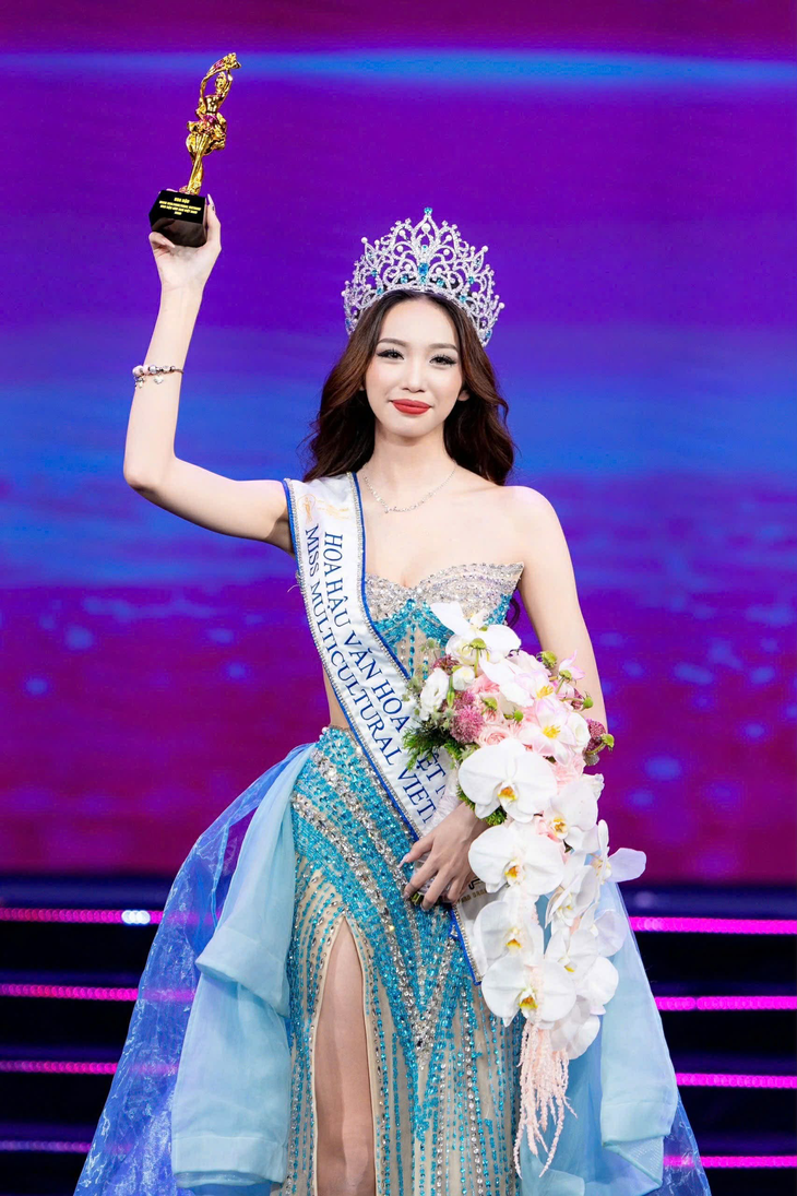 Nữ sinh trung học Nguyễn Trần Hà Linh đăng quang Hoa hậu Văn Hoá Việt Nam 2026 - Ảnh 1. Hoa hậu Văn hóa Việt Nam - Ảnh 1.