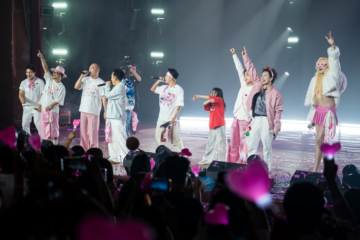 Bandana: Từ 'mảnh vải nổi loạn' đến vật phẩm yêu thích - Ảnh 10. bandana - Ảnh 8.