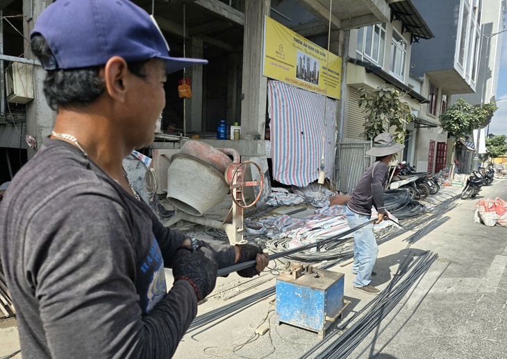 Nghịch lý xuất khẩu vật liệu xây dựng: Tiền cước cao hơn tiền hàng - Ảnh 1.