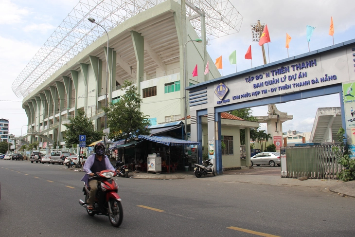 Đấu giá sân Chi Lăng với giá khởi điểm hơn 9.700 tỉ đồng, bước giá 90 tỉ đồng - Ảnh 2.