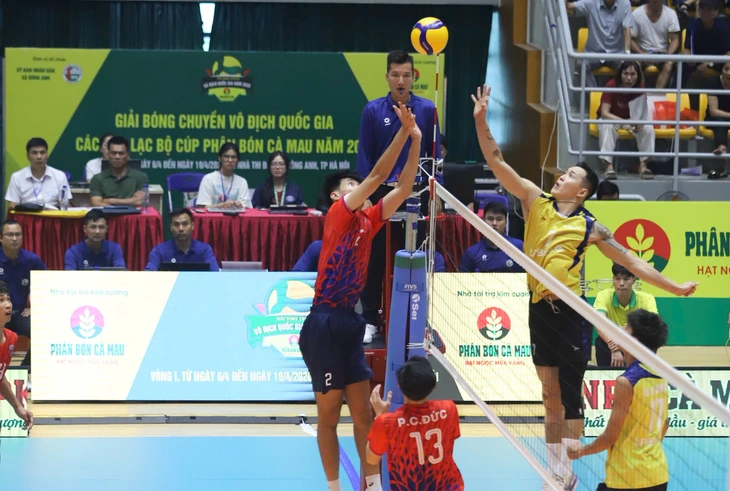 Ngoại binh Mông Cổ cao 1,92m giúp LPBank Ninh Bình thắng kịch tính - Ảnh 1.