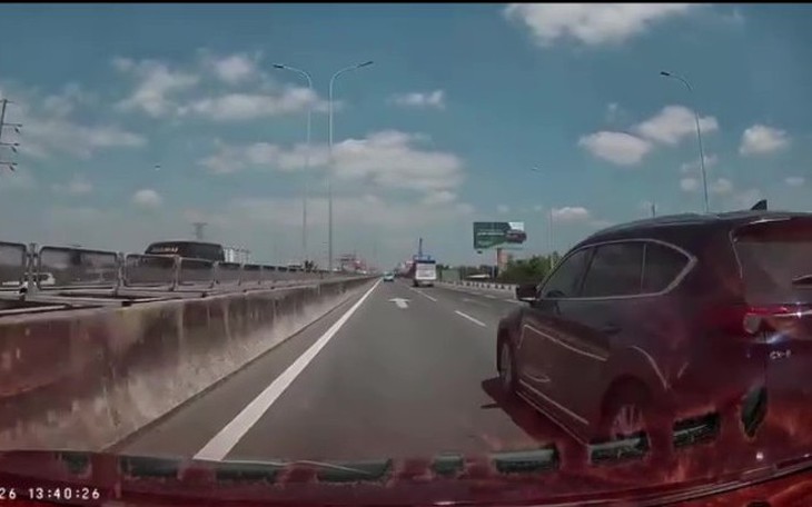 CSGT TP.HCM gợi ý nhiều đường đi tránh ùn tắc dịp lễ 30-4, 1-5 - Ảnh 3.