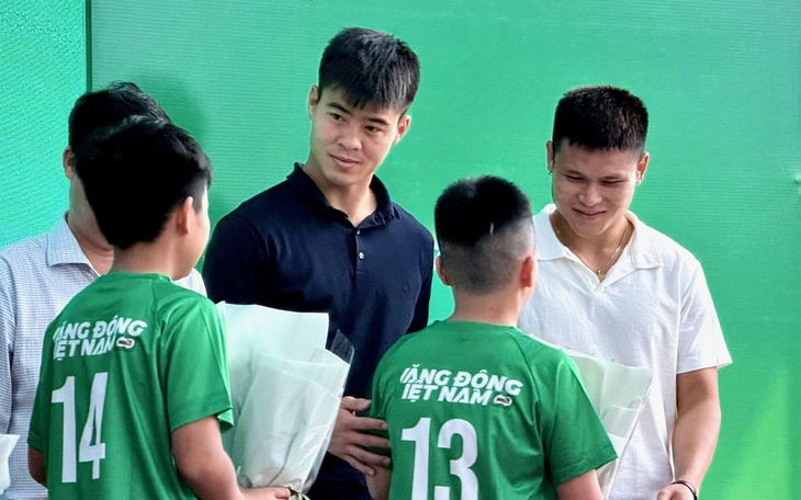 Cầu thủ Duy Mạnh mất đồng hồ xa xỉ - Ảnh 3.