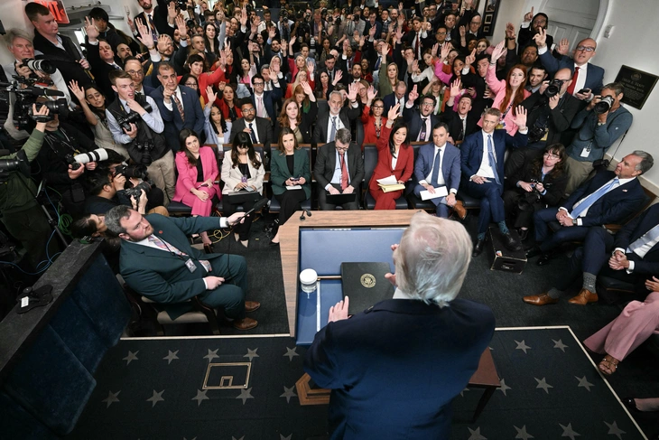 NÓNG: Tối 7-4 là hạn chót cho Iran? Vì sao Mỹ phải phá hủy máy bay vận tải sau khi giải cứu sĩ quan? - Ảnh 1. Donald Trump - Ảnh 1.