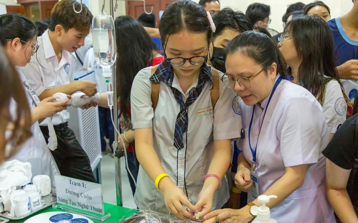 Trường đại học Dược Hà Nội không quy đổi IELTS - Ảnh 5.