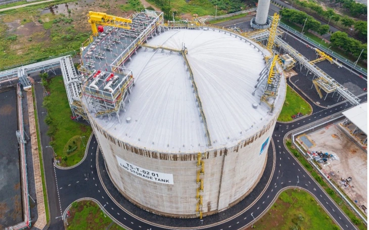PV GAS nhập khẩu thêm gần 60.000 tấn LNG từ Đông Nam Á để cung ứng điện mùa khô - Ảnh 2.