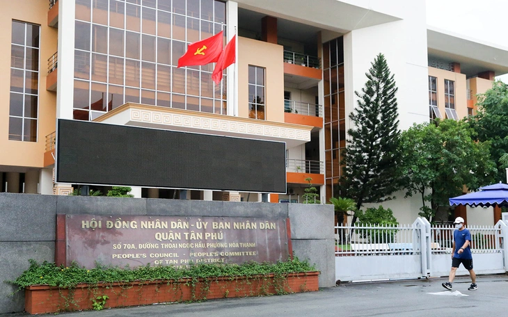 Hai trụ sở UBND quận 12, Tân Phú cũ sẽ thành trường học trước 30-8 - Ảnh 3.