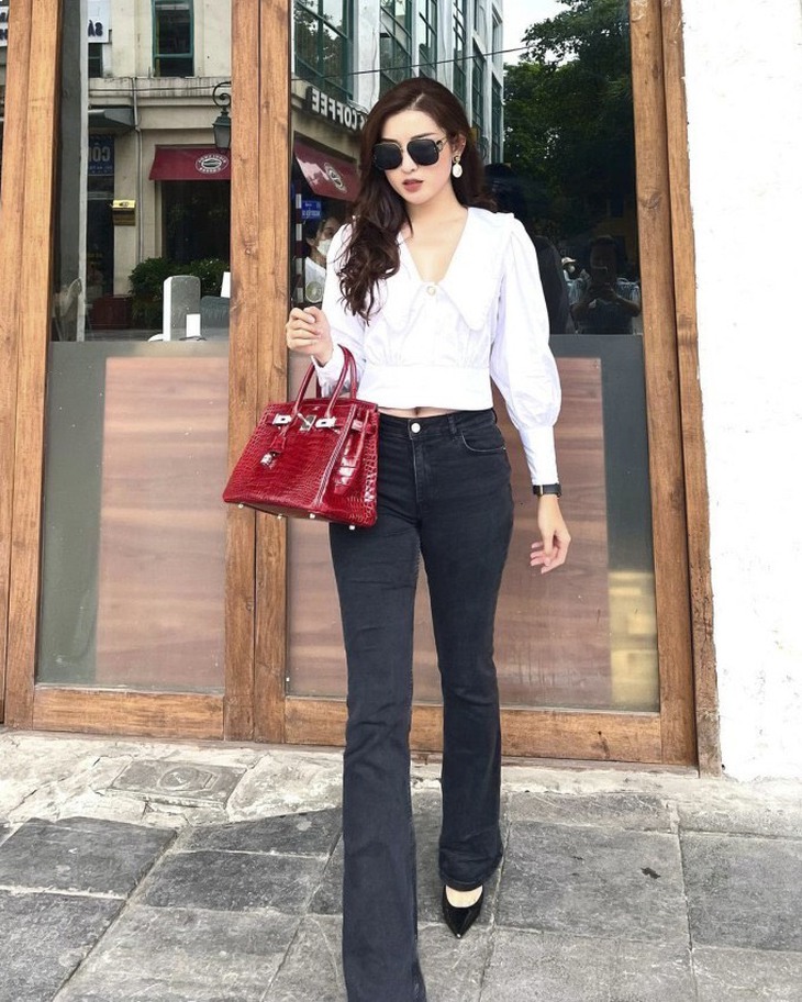 Khối tài sản 'khủng' của á hậu thanh lý hàng hiệu 'đen đen, bẩn bẩn' giá 2 triệu - Ảnh 4.