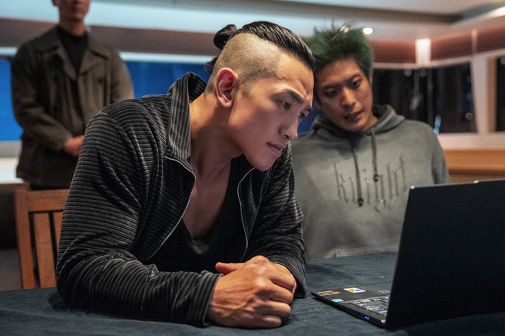 Bloodhounds - Ảnh 2.