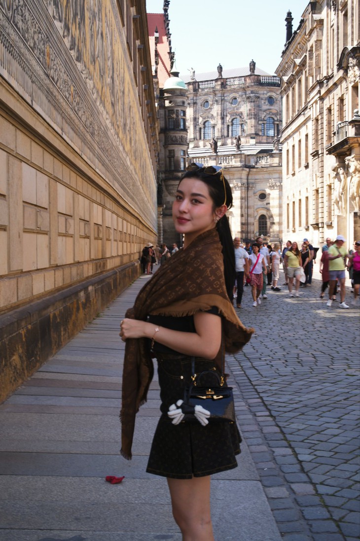 Khối tài sản 'khủng' của á hậu thanh lý hàng hiệu 'đen đen, bẩn bẩn' giá 2 triệu - Ảnh 7.