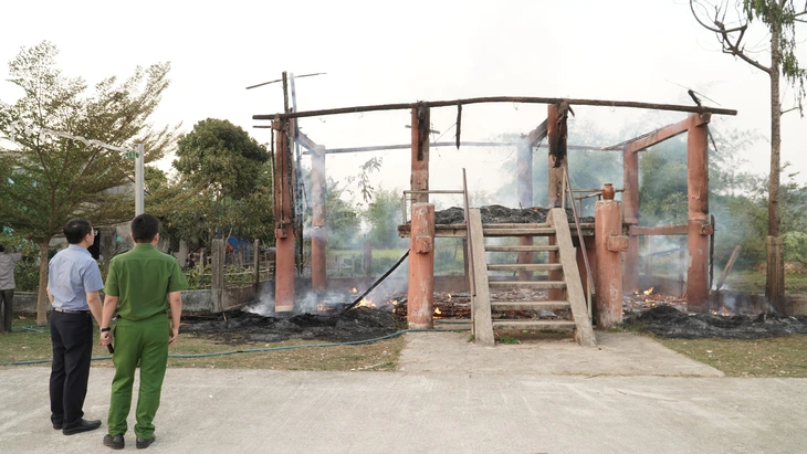 cháy nhà rông - Ảnh 2.