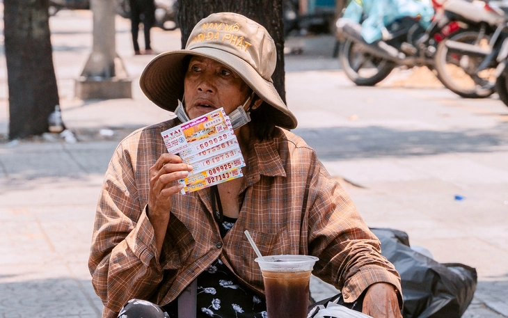 Thời tiết hôm nay 9-4: Nắng nóng gay gắt, trời không mây lại càng thêm bỏng rát - Ảnh 2.