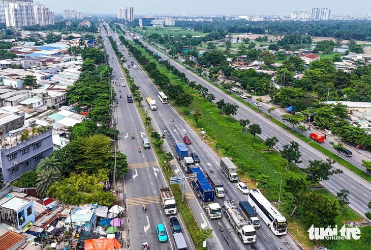 đường Nguyễn Văn Linh - Ảnh 1.