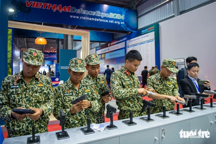 triển lãm quốc phòng - Ảnh 1.