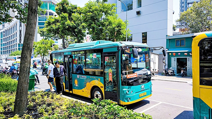 xe buýt - Ảnh 1.