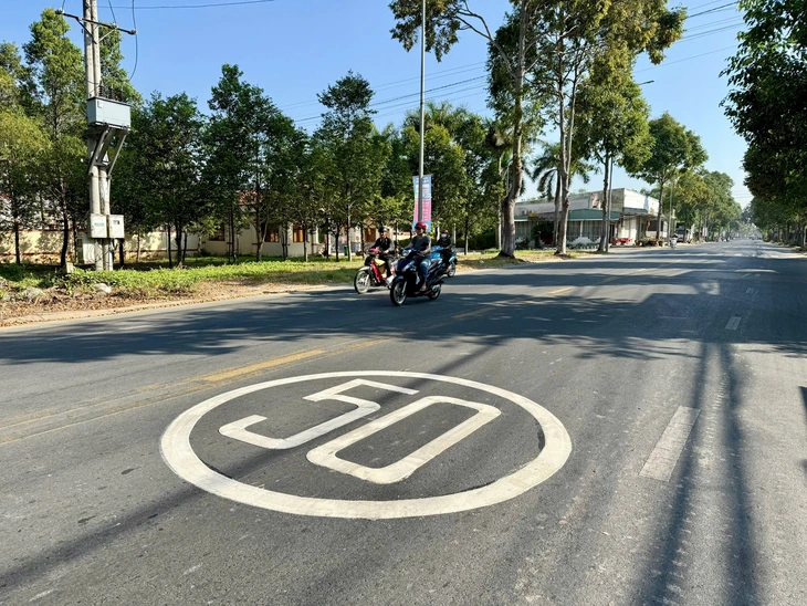 SƠN GIỚI HẠN TỐC ĐỘ - Ảnh 1.