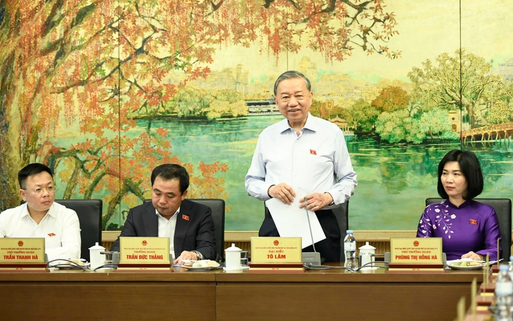 Quốc hội 'chốt' bỏ điều kiện sáng kiến khi xét bằng khen với chiến sĩ thi đua cơ sở - Ảnh 2.