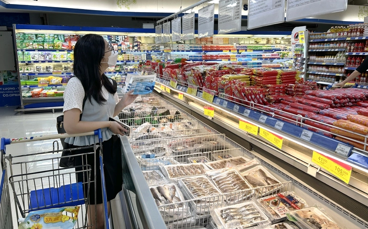 Đà Nẵng siết an toàn thực phẩm từ quán vỉa hè, chợ đêm - Ảnh 4.