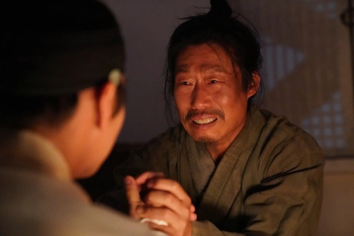 Dưới bóng điện hạ - Ảnh 5.