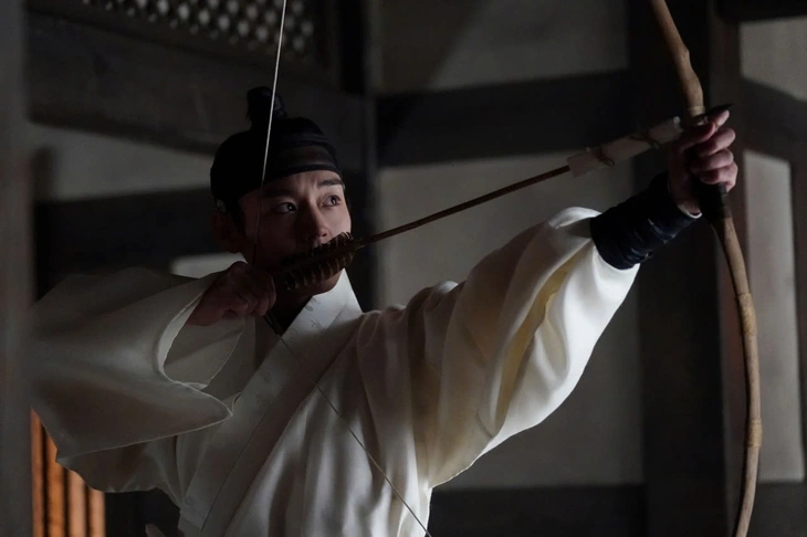 Dưới bóng điện hạ - Ảnh 4.