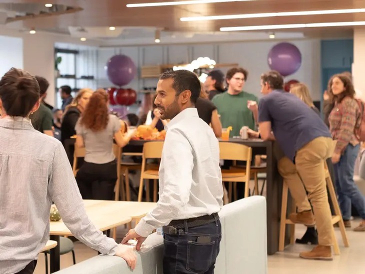 nhân viên - Ảnh 3.