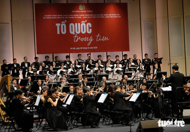 Tổng Bí thư, Chủ tịch nước Tô Lâm dự chương trình văn nghệ 'Tổ quốc trong tim' - Ảnh 5.