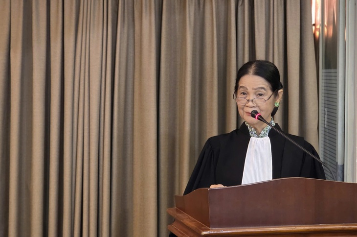 áo choàng - Ảnh 2.