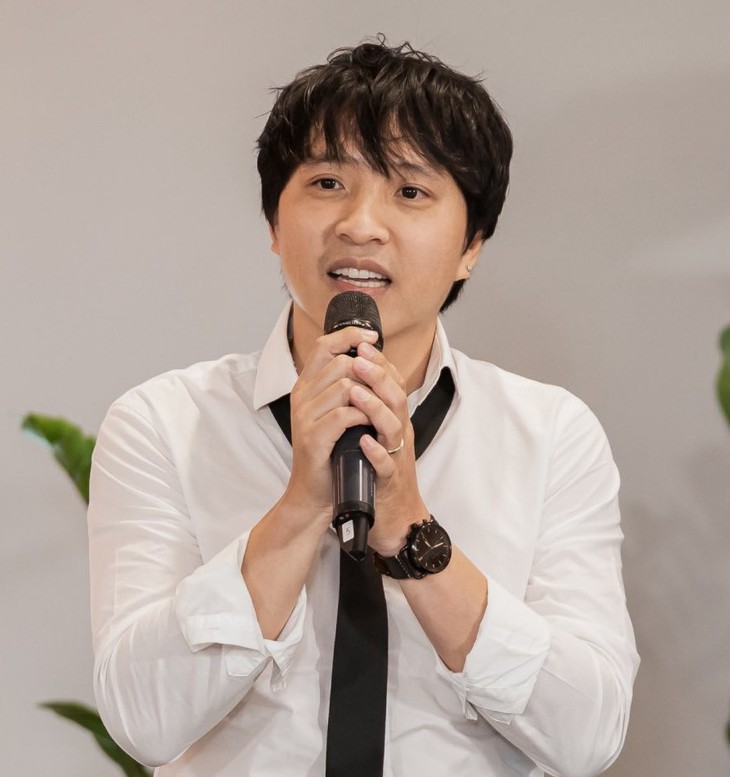 Đạo diễn Vì mẹ anh phán chia tay: Ông bố đưa 'xì tin' vào phim - Ảnh 4. Đạo diễn Vì mẹ anh phán chia tay: Ông bố đưa 'xì tin' vào phim - Ảnh 4.