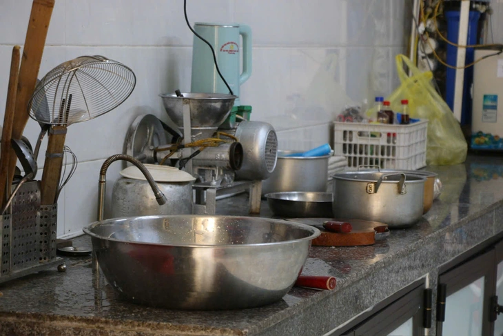 Xử phạt công ty bán thịt lợn nhiễm dịch vào bếp ăn trường mầm non ở Thái Nguyên - Ảnh 2.