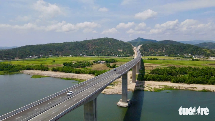Ngày đầu khai thác 58km cao tốc Bắc - Nam qua Đắk Lắk - Ảnh 9.