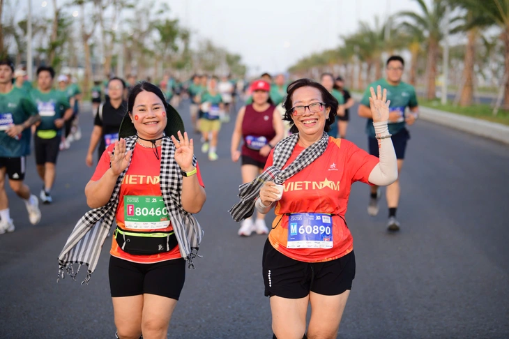  Chạy và tận hưởng - Ảnh 1.