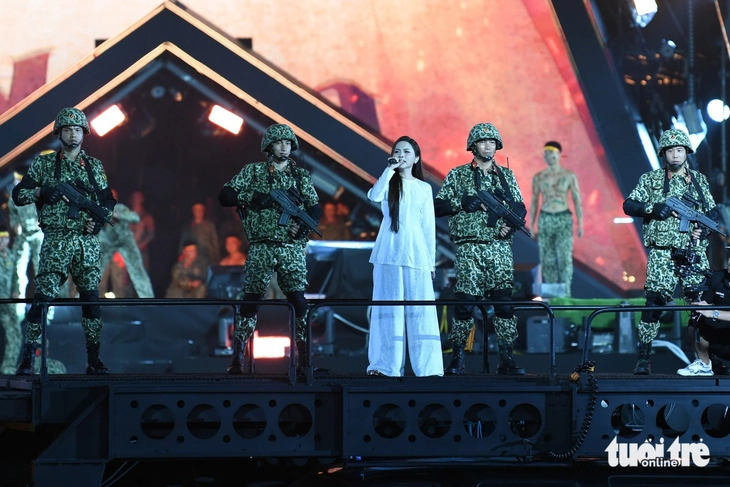 Sao nhập ngũ concert - Ảnh 6.