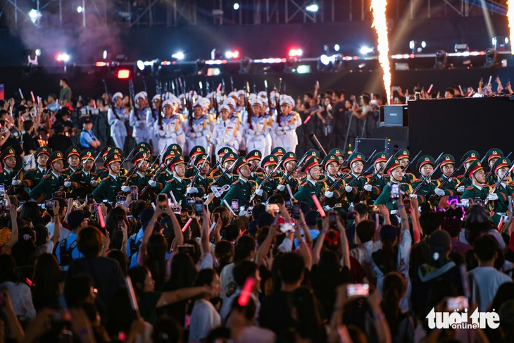 Sao nhập ngũ concert - Ảnh 9.