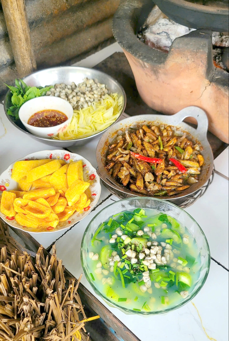 cơm nhà - Ảnh 1.