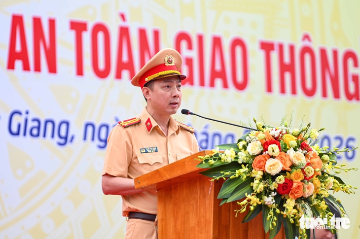 Phường xử lý vi phạm nhiều nhất cả nước ra mắt mô hình an toàn giao thông - Ảnh 1.