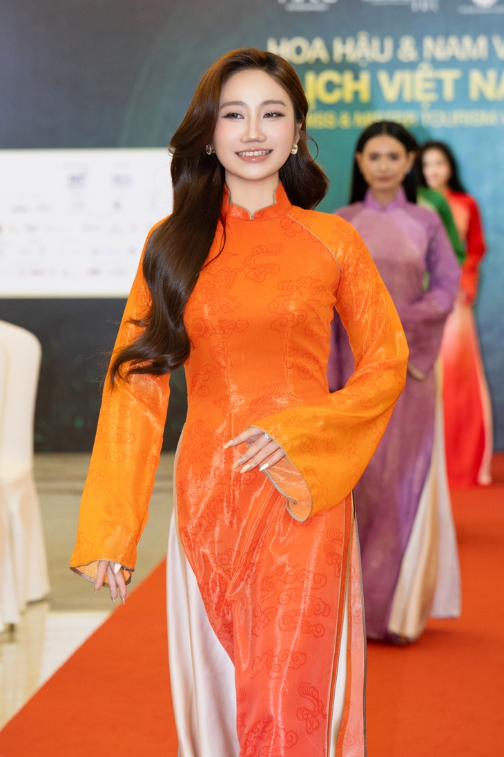 nhan sắc quốc tế - Ảnh 5.
