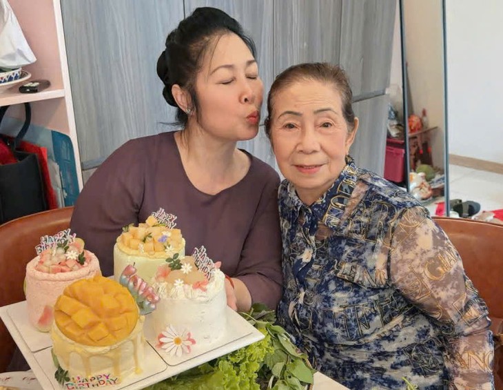 Hồng Đào - Ảnh 1.