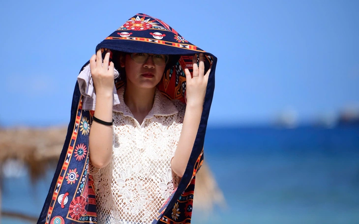 Nắng nóng gay gắt, mưu sinh nhọc nhằn giữa trưa ở TP.HCM  - Ảnh 13.