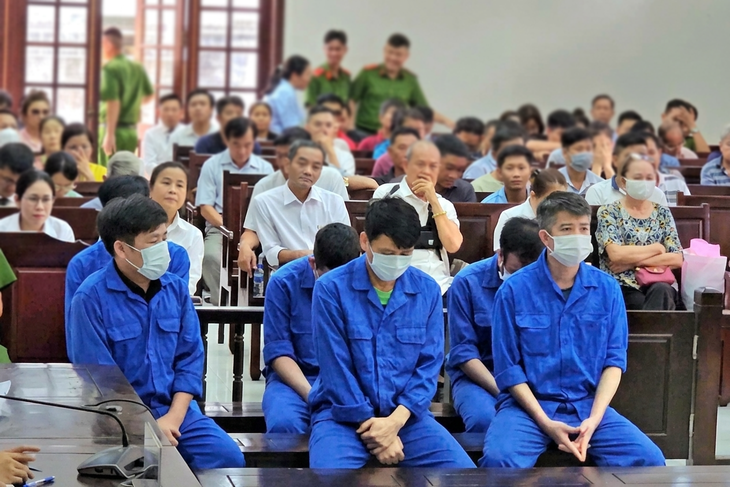 Đại án buôn lậu xăng dầu: Thêm nhiều chủ cây xăng, thuyền viên lãnh án - Ảnh 1.