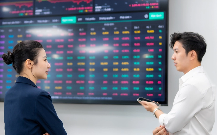 Chứng khoán 13-5: VN-Index ở vùng đỉnh, thị trường có khả năng giảm điểm sâu không? - Ảnh 3.