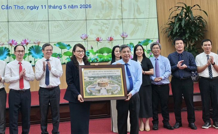 Đại học Quốc gia TP.HCM ký kết hợp tác với thành phố Cần Thơ - Ảnh 4.